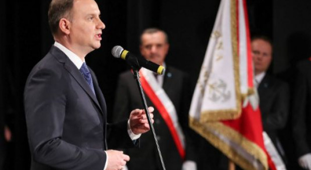 Andrzej Duda zapewnia, że kwestia podniesienia kwoty wolnej od podatku absolutnie nie została odłożona. Fot. twitter Duda: obniżenie wieku emerytalnego za rok "absolutnie możliwe"