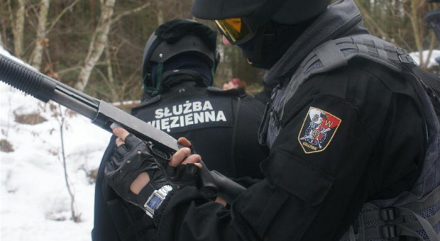 Funkcjonariusze SW dostaną podwyżki? (fot. www.sw.gov.pl) W nowym budżecie dla Służby Więziennej będą pieniądze na podwyżki dla funkcjonariuszy