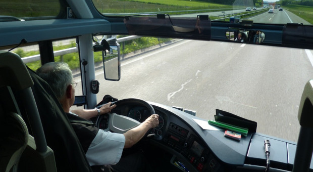 "W takich branżach jak transport, służba zdrowia czy energetyka wprowadzanie niestandardowych umów jest niebezpieczne tak dla pracowników, jak i odbiorców usług". Fot. Pixabay OPZZ będzie monitorować mazowiecki rynek pracy. Śmieciówki na cenzurowanym