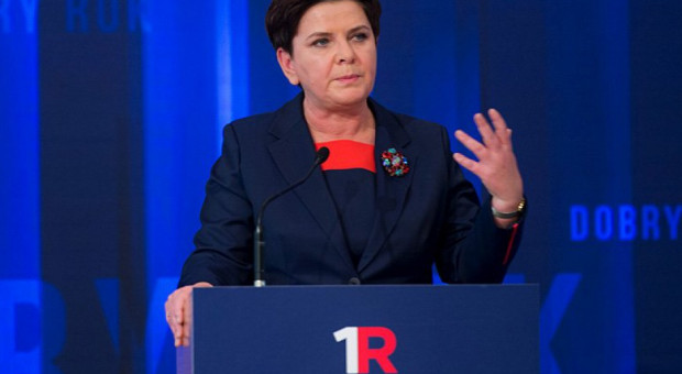 Nastąpią zmiany kadrowe dotyczące kierowniczych stanowisk w państwowych spółkach - powiedziała premier (Beata Szydło, fot. Kancelaria Premiera/twitter) Spółki skarbowe, zwolnienia: Będą zmiany na kierowniczych stanowiskach