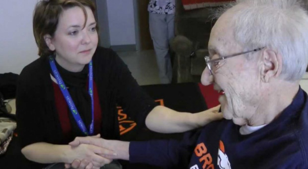 21 listopada obchodzony jest Dzień Pracownika Socjalnego (fot. youtube.com) Dzień Pracownika Socjalnego 2016: Pracownicy socjalni dostaną nagrody i wyróżnienia