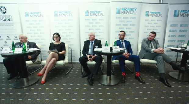 Rynkowi pracy potrzebni są nie tylko absolwenci szkół wyższych, ale też ludzie ze średnim wykształceniem (fot.propertynews.pl) Jak poradzić sobie z brakiem pracowników? Konieczna współpraca firm z uczelniami i szkołami średnimi