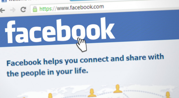 Czy Facebook wprowadzając nowe narzędzie do rekrutacji zagrozi LinkedIn? (fot. pixabay) Rekrutacja w social media rośnie w siłę. Facebook testuje nowe rozwiązania