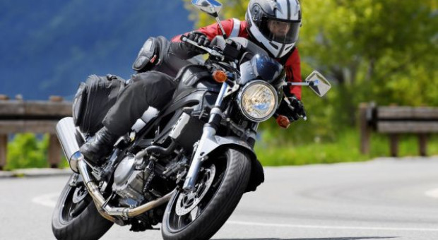 W zakorkowanych miastach "motoambulans" skróci czas dotarcia z pomocą (fot. fotolia) MZ: Ratownicy medyczni na motocyklach, skrócą czas dotarcia z pomocą