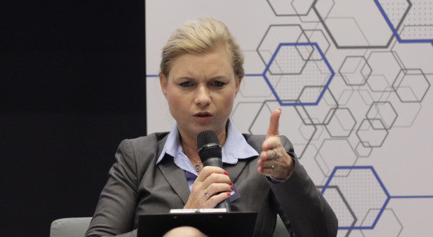 Zewnętrzne firmy rywalizują ze sobą o nasze zlecenia, konkurują proponując dobrą jakość usług i dobre ceny - argumentuje Sonia Draga (fot.PTWP) Sonia Draga: Rozwój outsourcingu mobilizuje usługodawców