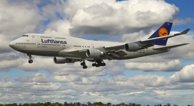 Piloci Lufthansy domagają się podwyżek o 3,66 proc. rocznie, licząc wstecz od 2012 roku (fot.lufthansa.com) Lufthansa: Piloci dalej strajkują. Blisko 900 lotów odwołanych