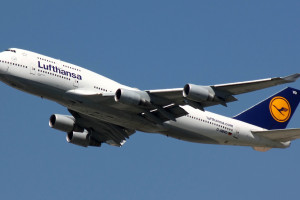 Lufthansa składa nową ofertę strajkującym pilotom