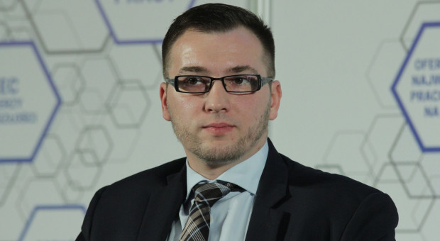 - Największy problem jest ze znalezieniem doświadczonych programistów, którzy oprócz umiejętności technicznych posługują się językiem angielskim czy niemieckim - mówi Wojciech Dreja, kierownik działu rekrutacji i HR spółki Sii. (Fot. PTWP) Praca w IT, Sii: Mamy osoby z Armenii, Ukrainy i Brazylii