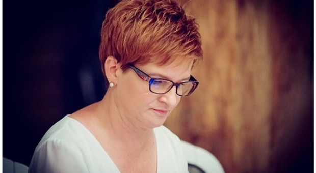 Nauczyciel nie wie jak ma się do pracy zabrać - mówi Augustyn (Urszula Augustynfot.urszula-augustyn.pl) Nowe podstawy programowe, Augustyn: Rząd odbiera nauczycielom swobodę działania