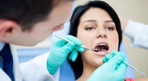 ZUS zakwestionował rodzaj umowy, jaki łączył wykonującą zawód dentystyki ze spółką - właścicielem gabinetu dentystycznego (fot.fotolia) Dentystka pracowała w oparciu o umowę o dzieło – to niemożliwe!