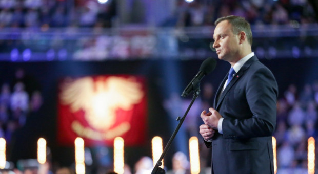- Kiedy słyszę lament, że niektóre firmy mają problem ze znalezieniem pracowników mówię: to bardzo dobrze, to im zapłaćcie więcej. Po prostu - powiedział prezydent (Andrzej Duda, fot.prezydent.pl/Krzysztof Sitkowski) Prezydent: Problem z pracownikami? Zapłaćcie im więcej