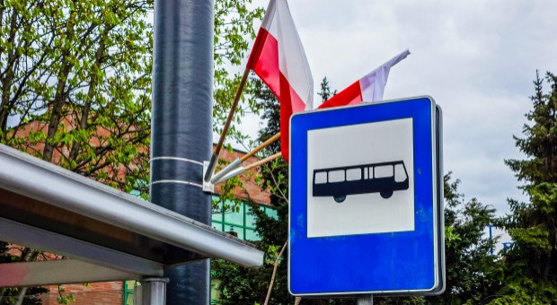 Podczas Rady Dialogu Społecznego związkowcy podkreślali, że pracodawca nie informuje załogi o swoich planach (Fot. Shutterstock) PKS rezygnuje z działalności transportowej? Związkowcy alarmują