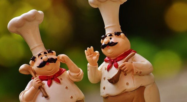 Na Podkarpaciu praca czeka m.in. w gastronomii. (fot. pixabay.com) Praca jest w transporcie, budownictwie i gastronomii