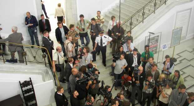 Będziecie państwo w Sejmie, nikt was nie usuwa - zapewniła dziennikarzy rzeczniczka PiS (fot.wikipedia.org/www.vagla.pl/Piotr VaGla Waglowski) Rząd usunie dziennikarzy z Sejmu? PiS zaprzecza: To kłamstwo