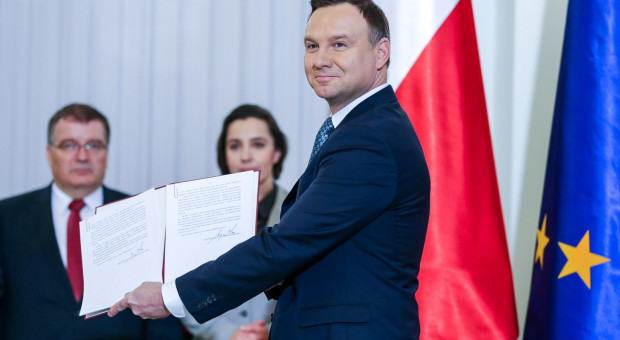 Wiek emerytalny zostanie obniżony do 60 lat dla kobiet i 65 lat dla mężczyzn (Andrzeja Dudy, fot. prezydent.pl) Emerytura: Wiek emerytalny zostanie obniżony w 2017 r.