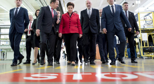 Partnerzy społeczni są zaniepokojeni ostatnimi wydarzeniami w rządzie. (fot. premier/twitter) Pracownicy i pracodawcy apelują do rządu o dialog i porozumienie