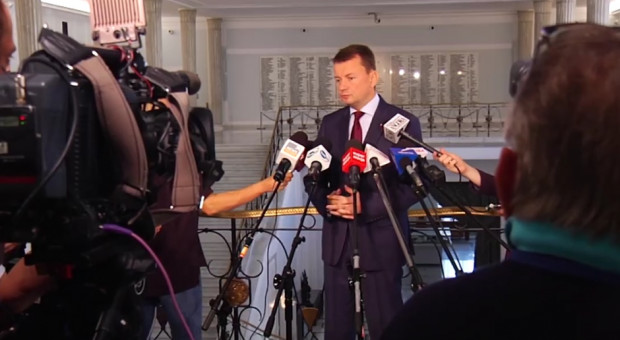 Emerytury i renty byłych funkcjonariuzy SB będą mniejsze (fot.facebook.com/Mariusz-Błaszczak) Ustawa dezubekizacyjna, emerytury i renty: Koniec przywilejów dla byłych funkcjonariuszy SB