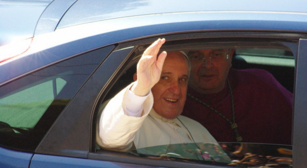 W swym wystąpieniu Franciszek mówił: "Dzisiaj chcemy podziękować Bogu przede wszystkim za dar pracy" (fot.mat.prasowe) Papież: W Watykanie nie ma miejsca na pracę na czarno i krętactwa