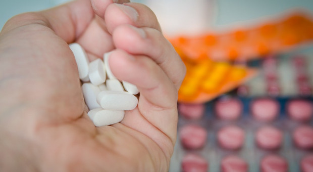 Zdaniem mgr Politowicza, jedną z patologii prawa farmaceutycznego była sprzedaż leków „za jeden grosz”. (fot. pixabay) Apteki dla aptekarza: Dla nie-farmaceuty liczy się tylko portfel klienta?