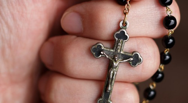 Zwolniona katechetka przed sądem domagała się przywrócenia do pracy, żądała także m.in. zasądzenia odszkodowania z tytułu naruszenia zasady równego traktowania w zatrudnieniu. (fot.:pixabay.com/domena publiczna) Wyrok w sprawie katechetki w ciąży zwolnionej z pracy
