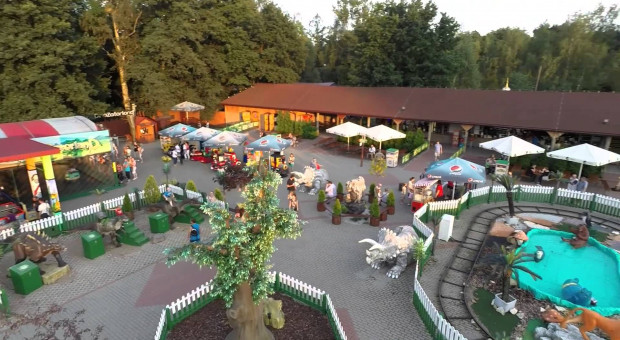 Inwestor, który kupił pierwsze poważne grunty w gminie i stworzył Zatorland (fot.youtube) Jak strefa gospodarcza generuje kolejne miejsca pracy? Wiedzą w Zatorze