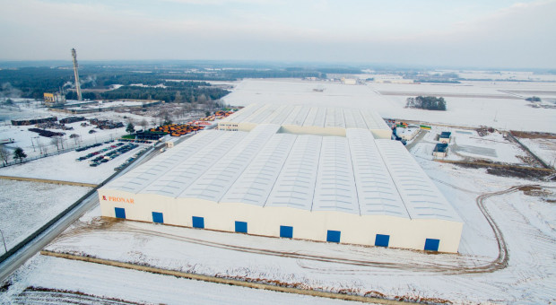Pronar jest producentem maszyn komunalnych i recyklingowych. Nowa hala produkcyjna w Siemiatyczach powstała na powierzchni 4,5 ha. (fot. http://pronar.pl) 250 osób znajdzie pracę w fabryce Pronar w Siemiatyczach