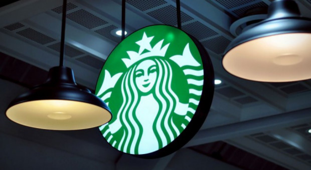 Starbucks chce przyjąć do pracy 10 tys. uchodźców