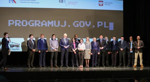 Kampania społeczna programuj.gov.pl ma zachęcić młodych ludzi i ich rodziców do programowania (fot. mr.gov.pl) Programowanie specjalizacją narodową?