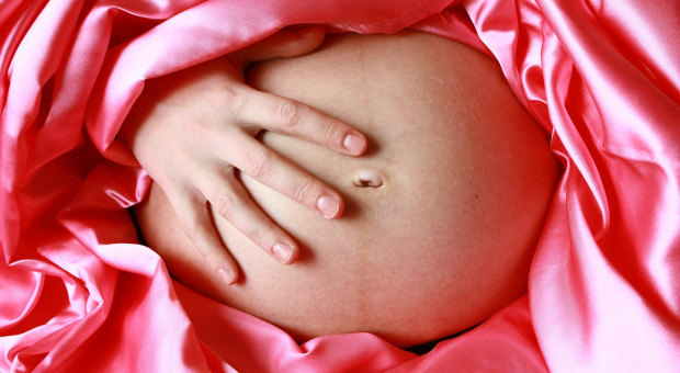 Afera porodowa w Starachowicach: Zwolnione położne wrócą do pracy? Sąd rozpatruje wniosek