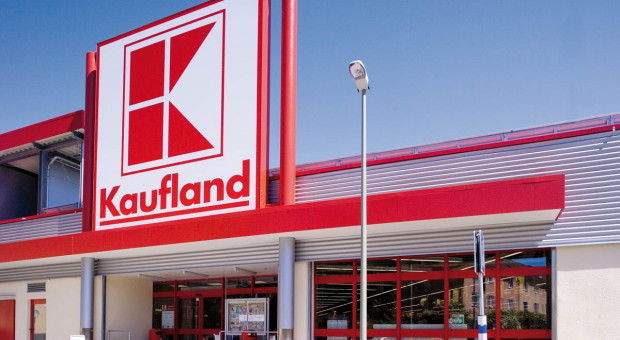 Od 1 marca pensja kasjera-sprzedawcy w Kaufland wynosi od 2600 zł do 3100 zł brutto na pełen etat i jest wyższa o 300 zł (fot.kaufland.pl) Kaufland, praca i zarobki: Pracownicy dostaną podwyżki