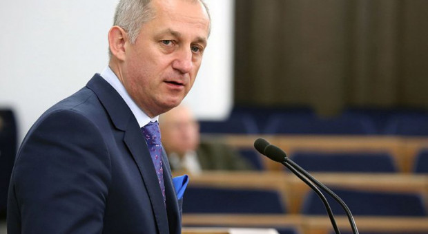 Marszałek Sejmu obniżył uposażenia posłom. Nie wszystkim