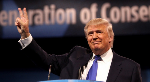 Rozporządzenie - jak zaznaczył prezydent Trump - "ma na celu poprawę efektywności działań rządu federalnego (Donald Trump, fot.flickr.com/ Gage Skidmore) USA: Przegląd resortów. Donald Trump chce ograniczyć biurokrację
