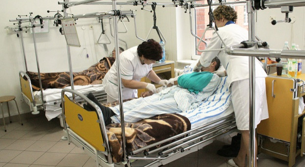 Niższy personel szpitalny powinien odciążyć pielęgniarki?