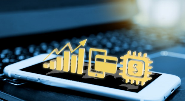 Firmy, w tym nawet te największe, mają problemy ze skutecznym reagowaniem na zmiany, których oczekują klienci Fot. Shutterstock Dwie trzecie szefów IT na świecie uważa, że kompetencje kierowanych przez nich zespołów są niewystarczające