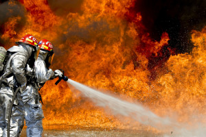 Pożar zakładów chemicznych pod Madrytem. Są poszkodowani pracownicy