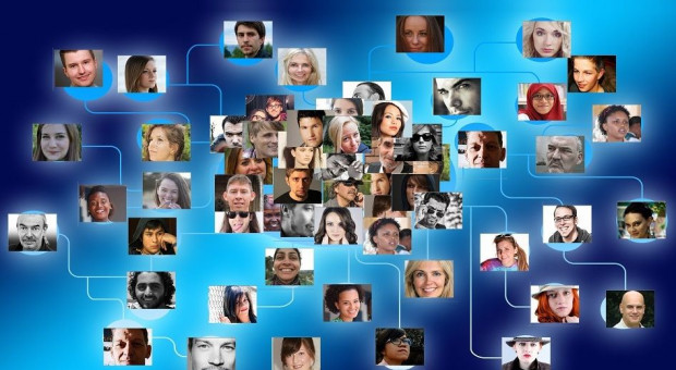 Szukasz pracy? CV w formie wideo to większa szansa by się wyróżnić (fot.pixabay.com) Jak stworzyć dobre CV? Najlepiej w formie wideo - to zwiększy szansę na zatrudnienie