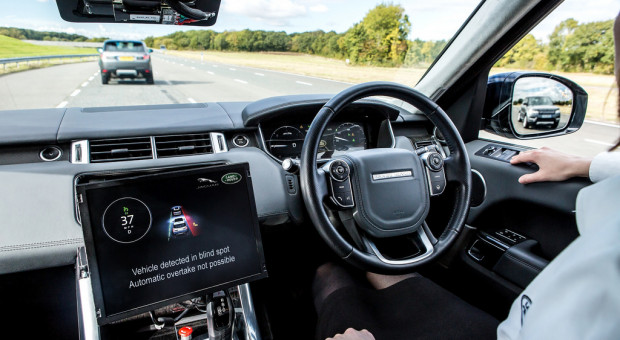 Jaguar Land Rover zatrudni 5 tys. inżynierów przez muzyczną aplikację