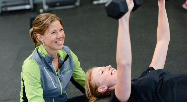 13 proc. przedsiębiorstw oferuje swoim pracownikom karty sportowe np. do siłowni (fot. pixabay.com) 100 zł na benefity lepsze niż 100 zł podwyżki