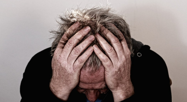 Najwięcej osób, bo aż 300 mln na całym świecie, cierpi na depresję, 50 mln ma demencję, 23 mln choruje na schizofrenię, a 60 mln wykazuje objawy choroby dwubiegunowej. Fot. Pixabay 1 na 10 pracowników w Europie dotyka ten problem. Koszty idą w biliony dolarów