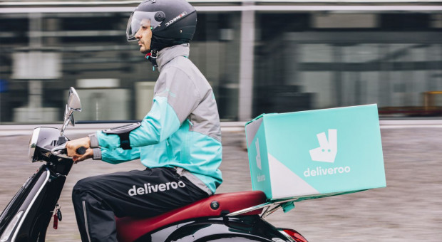 Deliveroo nie daje żadnej gwarancji co do minimalnej liczby kursów czy minimalnego wynagrodzenia. (Fot.: Deliveroo) Samozatrudnieni dostaną urlop chorobowy i ubezpieczenie