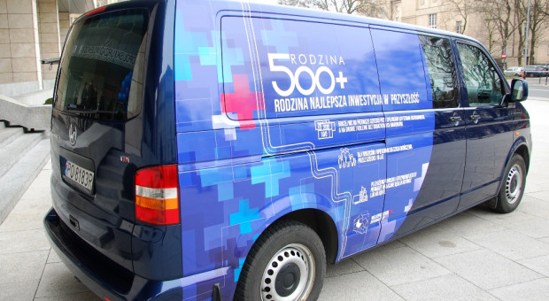 Wypłaty w ramach 500 plus rozpoczęły się w kwietniu, ale nie objęły wszystkich (fot. poznan.uw.gov.pl) Dobra kondycja rynku pracy efektem 500 plus?