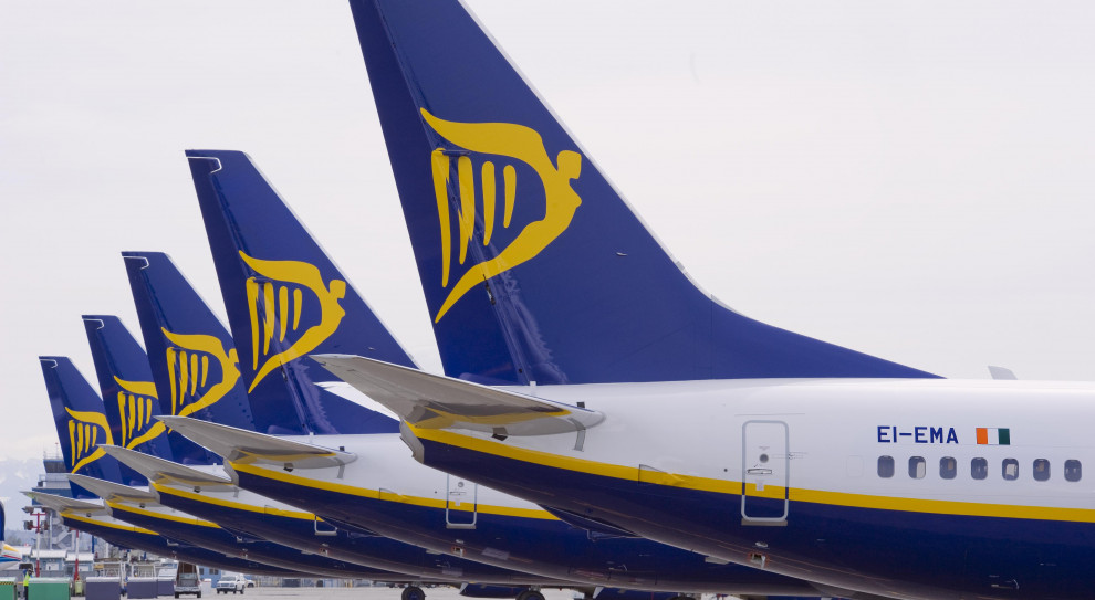 Ryanair twierdzi, że warunki, jakie zapewnia swoim pracownikom, są konkurencyjne. Fot. Ryanair Zarząd Ryanaira straszy zwolnieniami i... publikuje paski wynagrodzeń