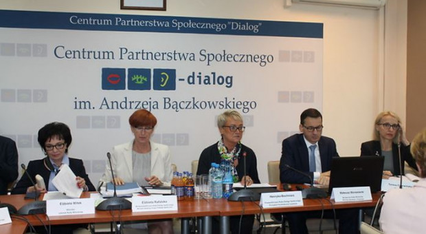 W posiedzeniu RDS uczestniczyli m.in. Mateusz Morawiecki oraz Elżbieta Rafalska (fot.MRPiS) Pracodawcy RP o Funduszu Pracy: To fundusz celowy, a nie pozabudżetowa kieszonka Ministra Finansów