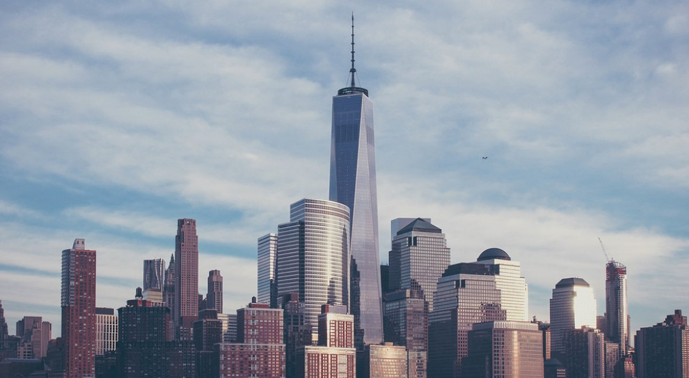 Nowy Jork to hub finansowy. Miasto jest siedzibą najważniejszej giełdy świata, czyli amerykańskiego Wall Streat. (fot.:Nowy Jork/pixabay.com) USA. Szukają informatyków do pracy w bankach. Nowy Jork, Waszyngton, Los Angeles oferują etaty