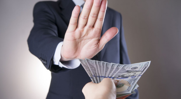Dlaczego za korupcję ma nie odpowiadać ta firma, która dopuszcza do korupcji? - powiedział Wąsik (fot.shutterstock) Firmy będą odpowiadać za korupcję?