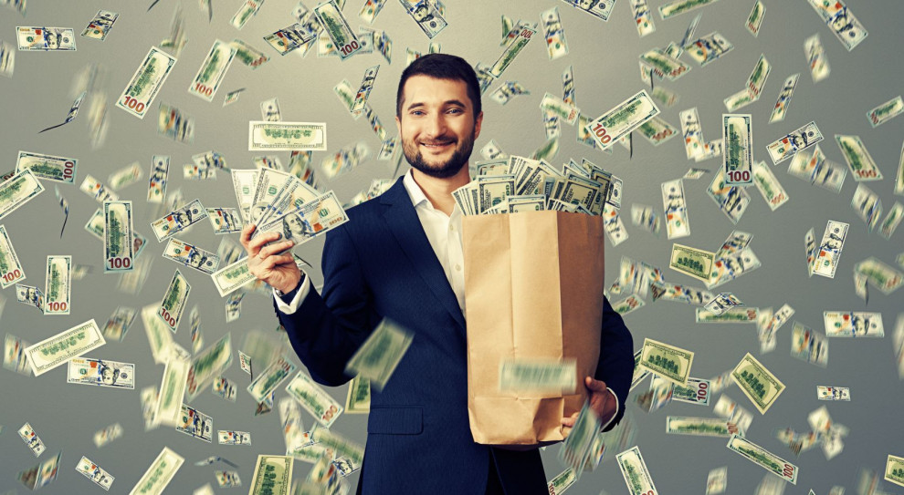 Najlepszą sytuację finansową mają pracownicy branży IT (fot.shutterstock) Zawód, a zarobki i wydatki: Ile wydają i oszczędzają przedstawiciele różnych zawodów?