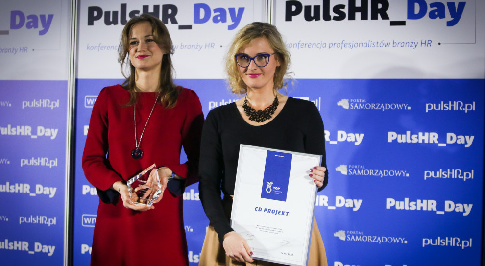 Małgorzata Fedorów i Halina Jędrzejczyk - HR Partnerki z CD Projekt Red podczas gali Top Pracodawcy w czasie PulsHR_Day (fot.PTWP) CD Projekt rekrutuje na okrągło, ale poprzeczka ustawiona jest wysoko