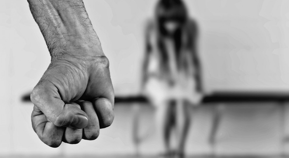 Prokuratura będzie badać cztery wątki. "Chodzi o przestępstwa: zgwałcenia, naruszenia praw pracowniczych, spowodowania uszczerbku na zdrowiu oraz dwukrotnego naruszenia nietykalności cielesnej (fot. pixabay.com) Jest śledztwo ws. oskarżeń o molestowanie i mobbing przez znanych dziennikarzy
