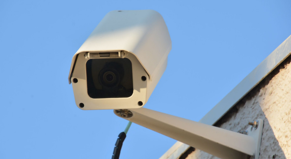 Policjanci z drogówki zasiądą w centrum monitoringu miejskiego i będą śledzić wykroczenia wobec pieszych (fot.shutterstock) Policja sięga po kamery
