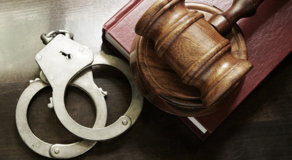 Według CBA, kobieta w związku z prowadzonymi kontrolami na terenie budów, żądała, w co najmniej pięciu przypadkach korzyści majątkowych. Fot. Shutterstock.com Łódź. Areszt dla inspektor PIP podejrzanej o przyjmowanie korzyści majątkowych